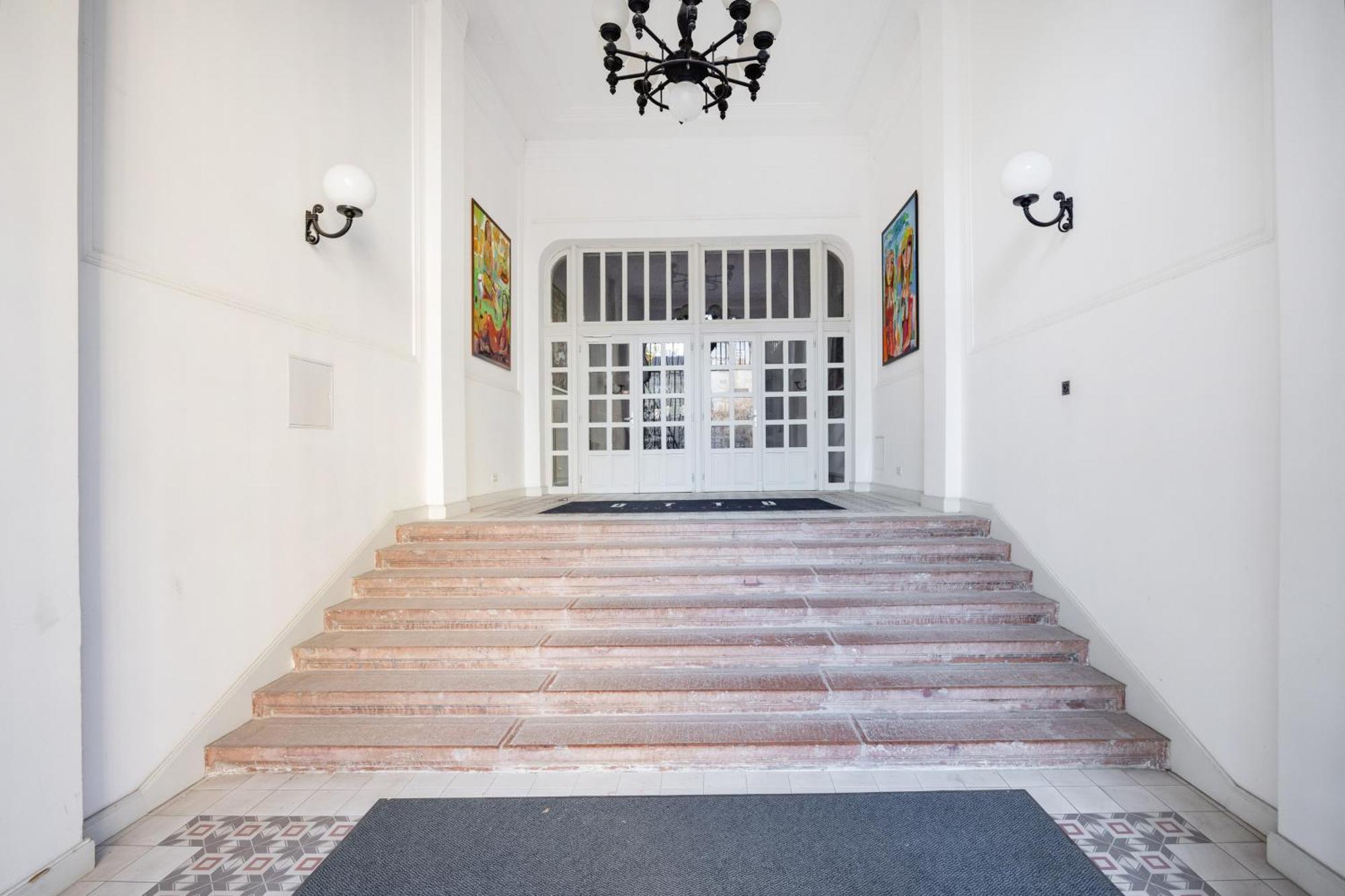 Zoya Luxury Residence ブダペスト エクステリア 写真 Entrance to the museum