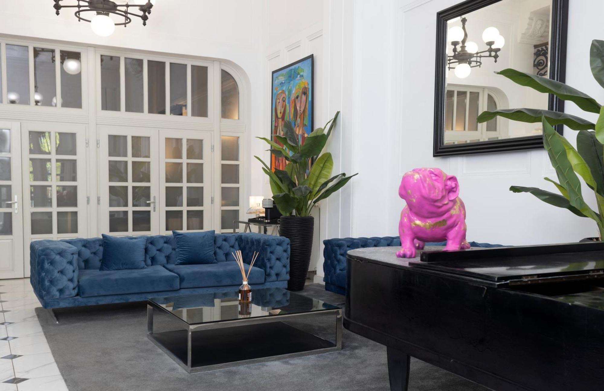 Zoya Luxury Residence ブダペスト エクステリア 写真 The interior of the hotel