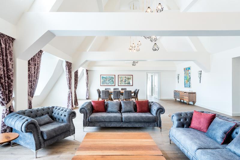 Zoya Luxury Residence ブダペスト エクステリア 写真 The interior of the 19th-century house